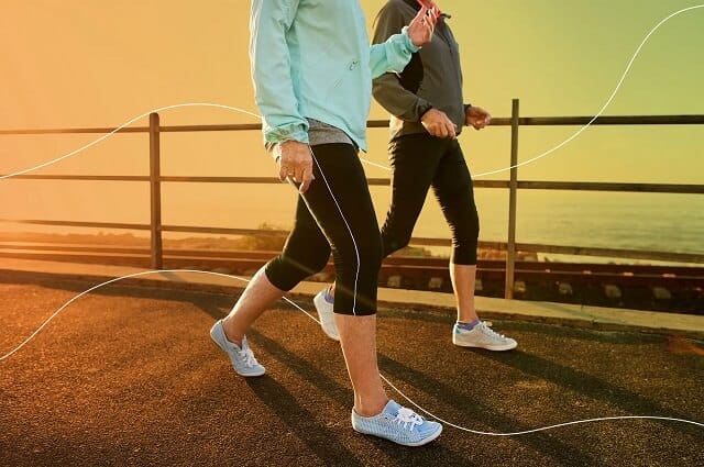 Đi bộ đã được rút gọn lại khớp gối nên tập gì